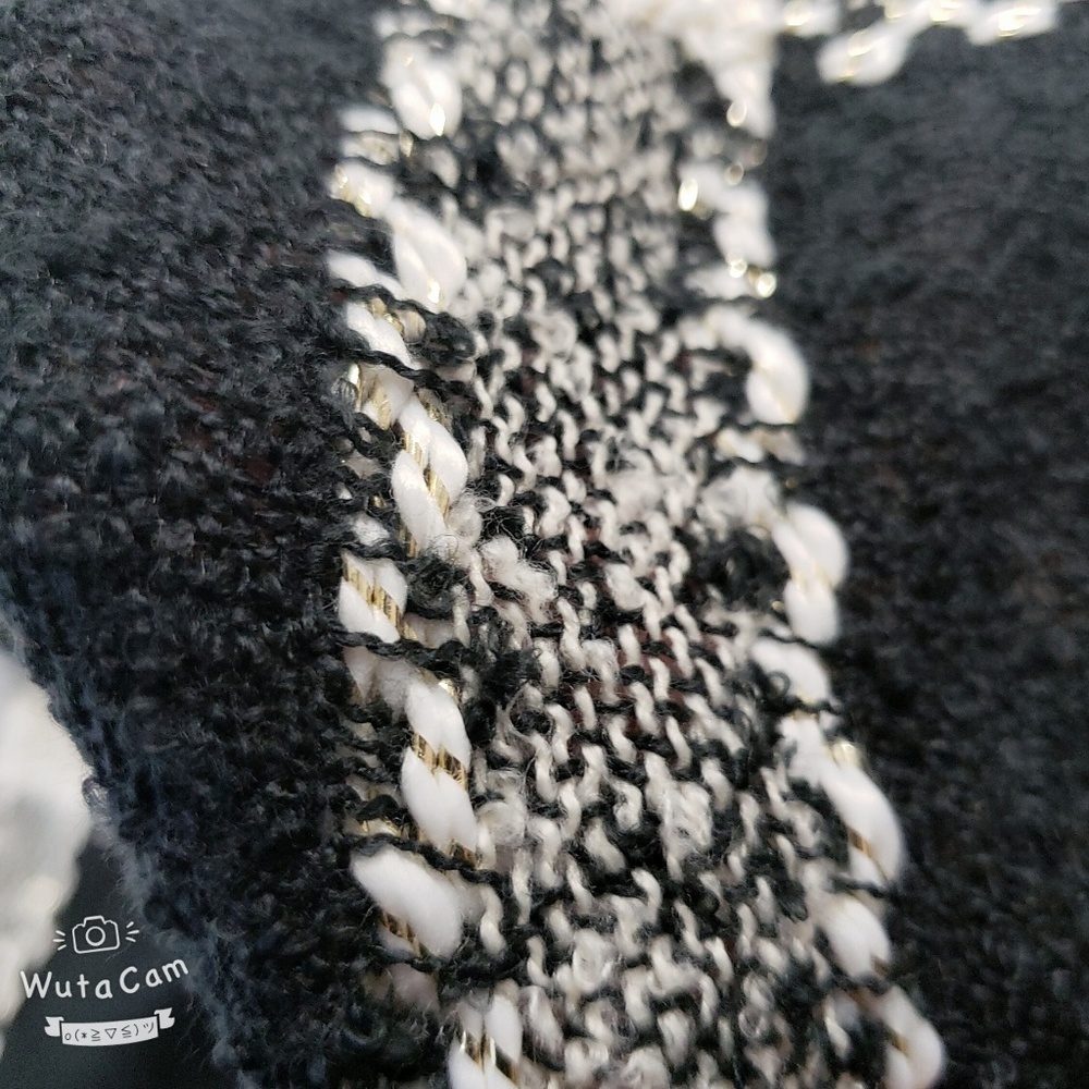 Scarf - Picture 4 of 4